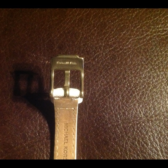 Michael Kors Slim Runway Watch - Picture 3 of 10